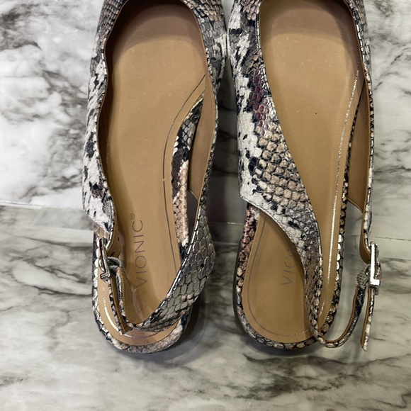 Women's Vionic Jade Flat Slingback Silver Boa Metallic Leather 8 - Picture 8 of 13